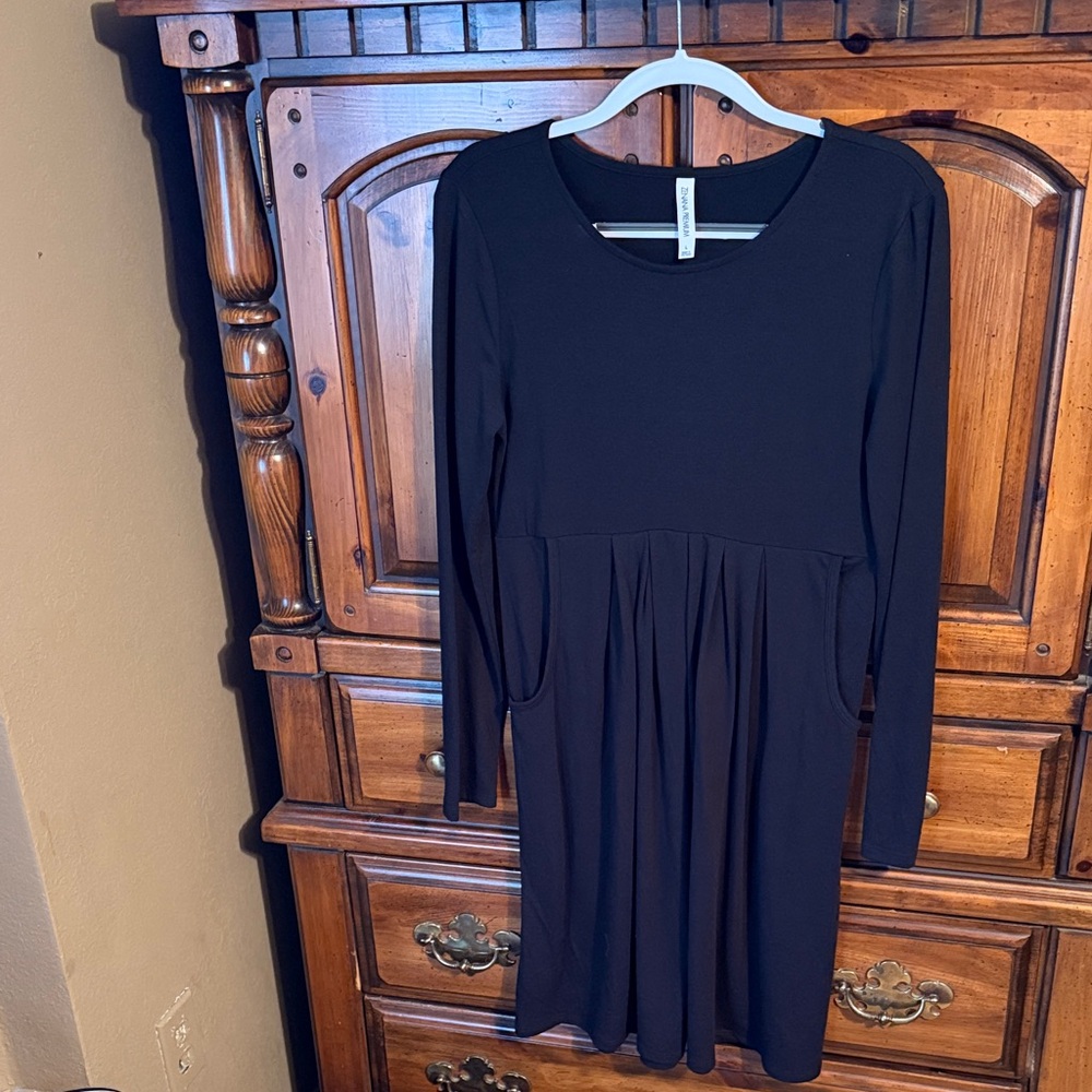 Zenana Outfitters Black Long-Sleeve Gathered Waist Dress